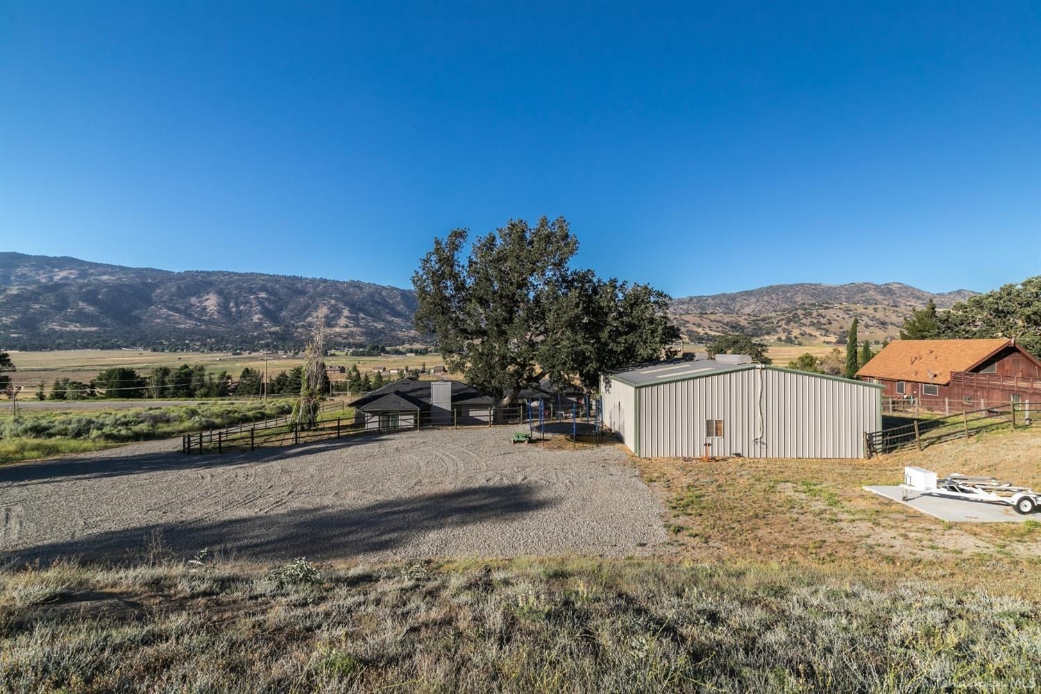 27900 Cumberland Road Tehachapi, CA 93561 - Photo 47 of 57 Gallery Image 47