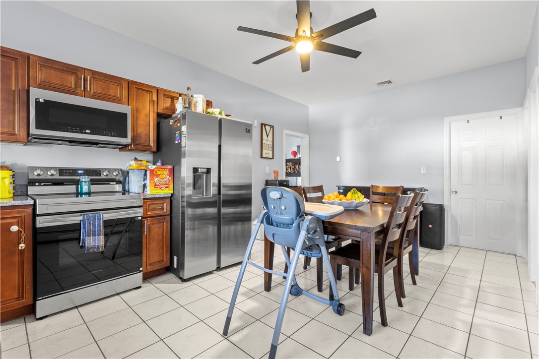 136 Windmill Street Pawtucket, RI 02860 - Photo 2 of 26