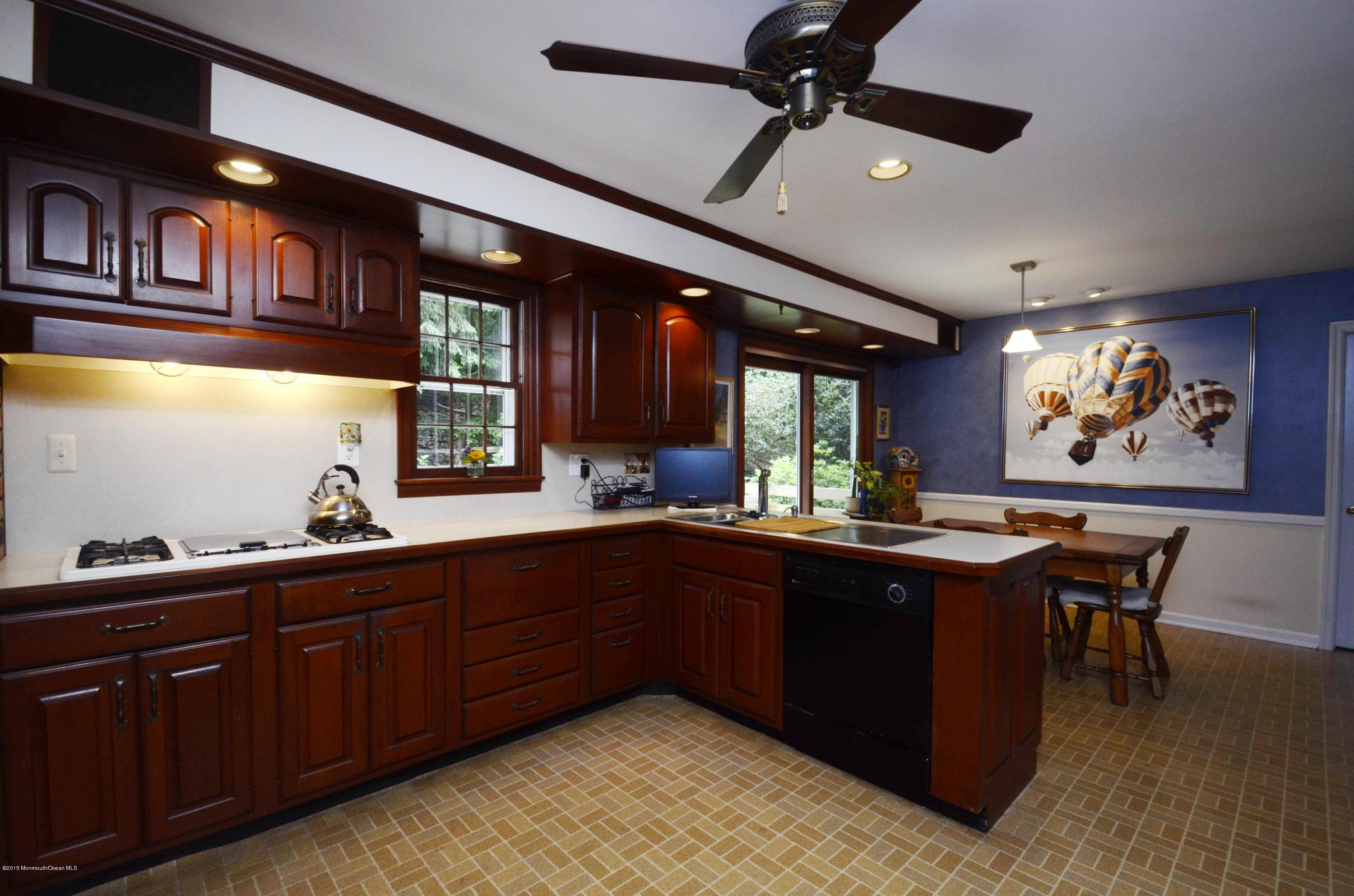 38 Wallace Road Middletown, NJ 07748 - Photo 13 of 33 _SPL9131