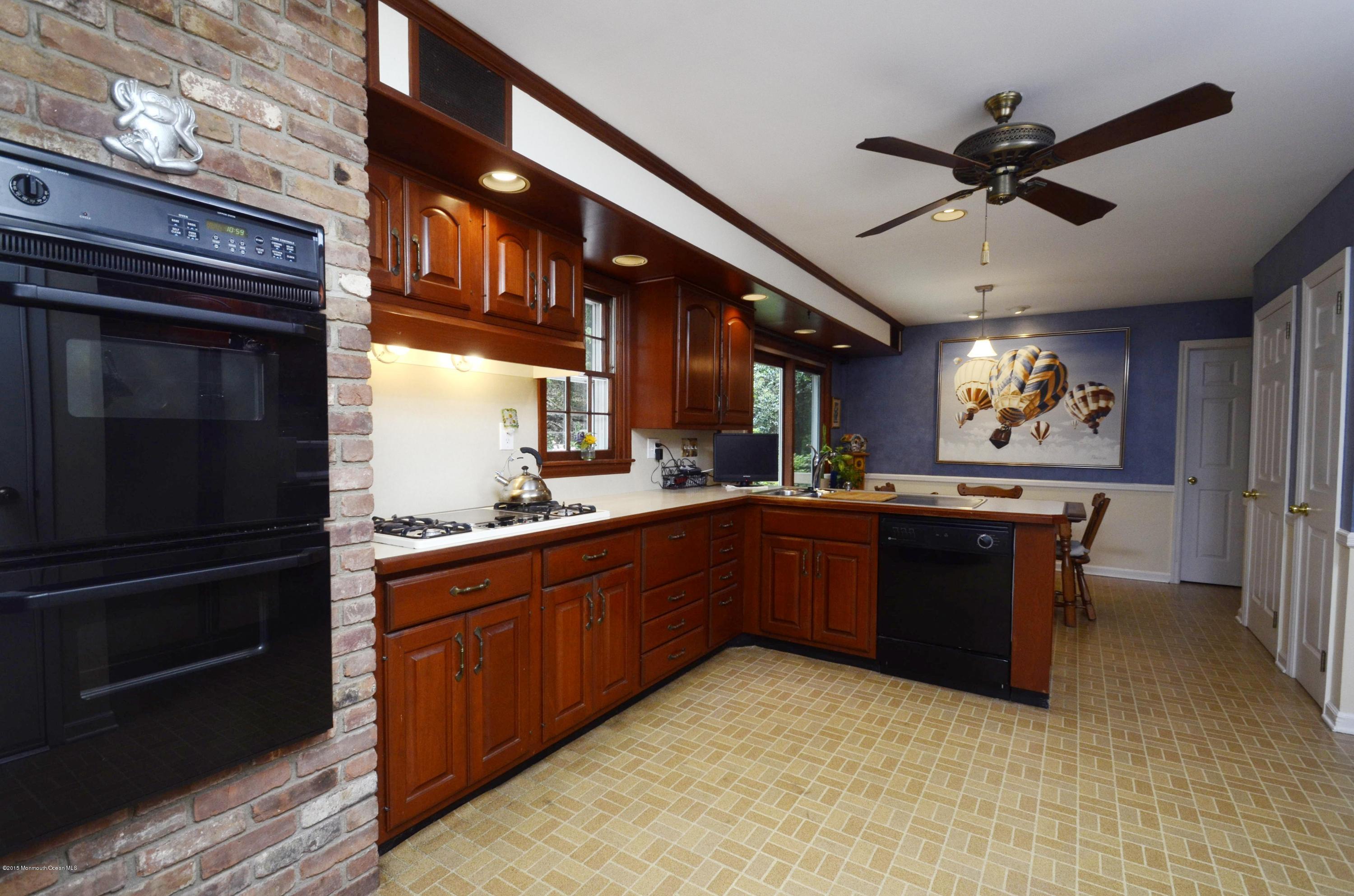 38 Wallace Road Middletown, NJ 07748 - Photo 14 of 33 _SPL9132