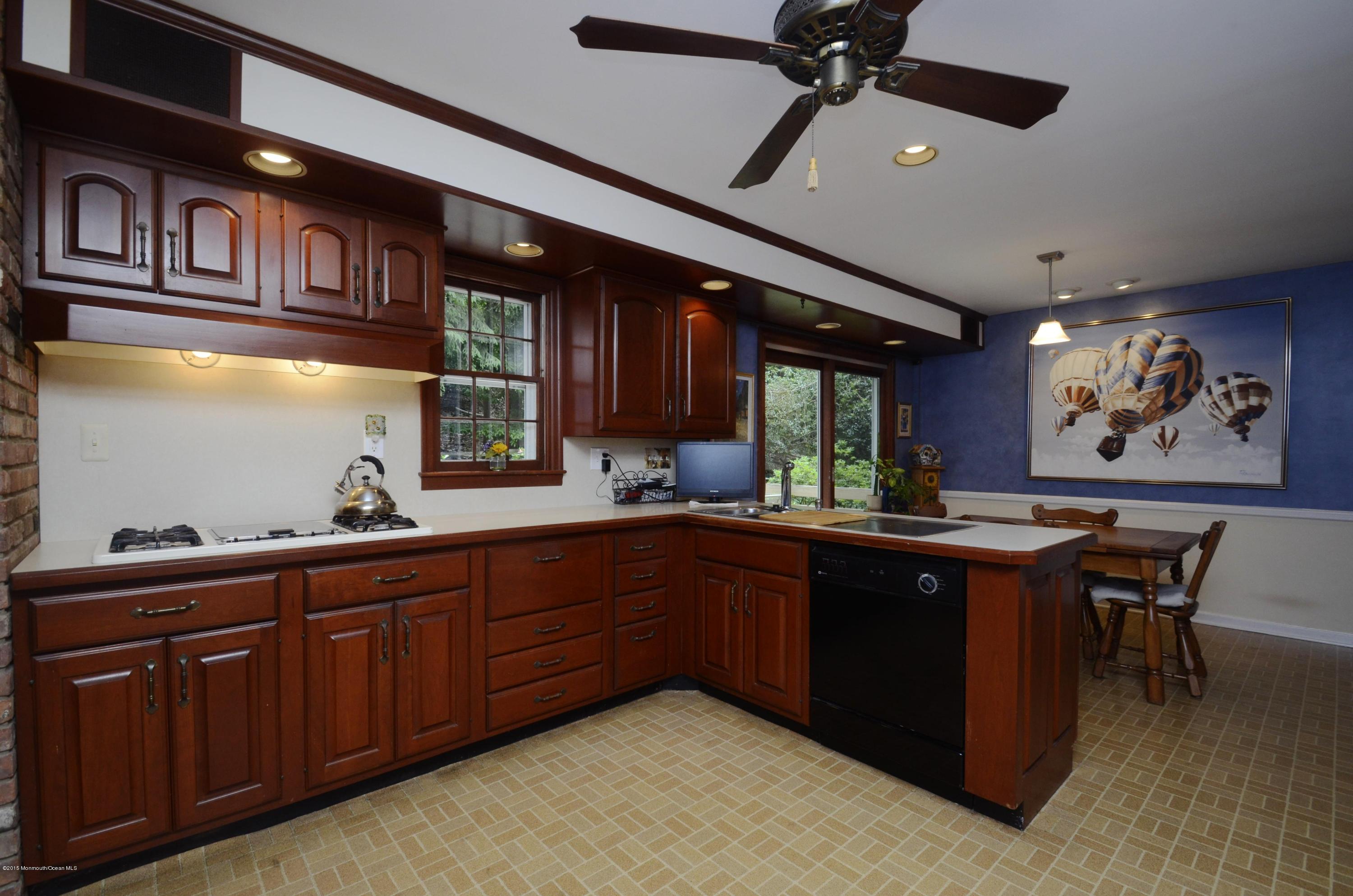 38 Wallace Road Middletown, NJ 07748 - Photo 15 of 33 _SPL9134