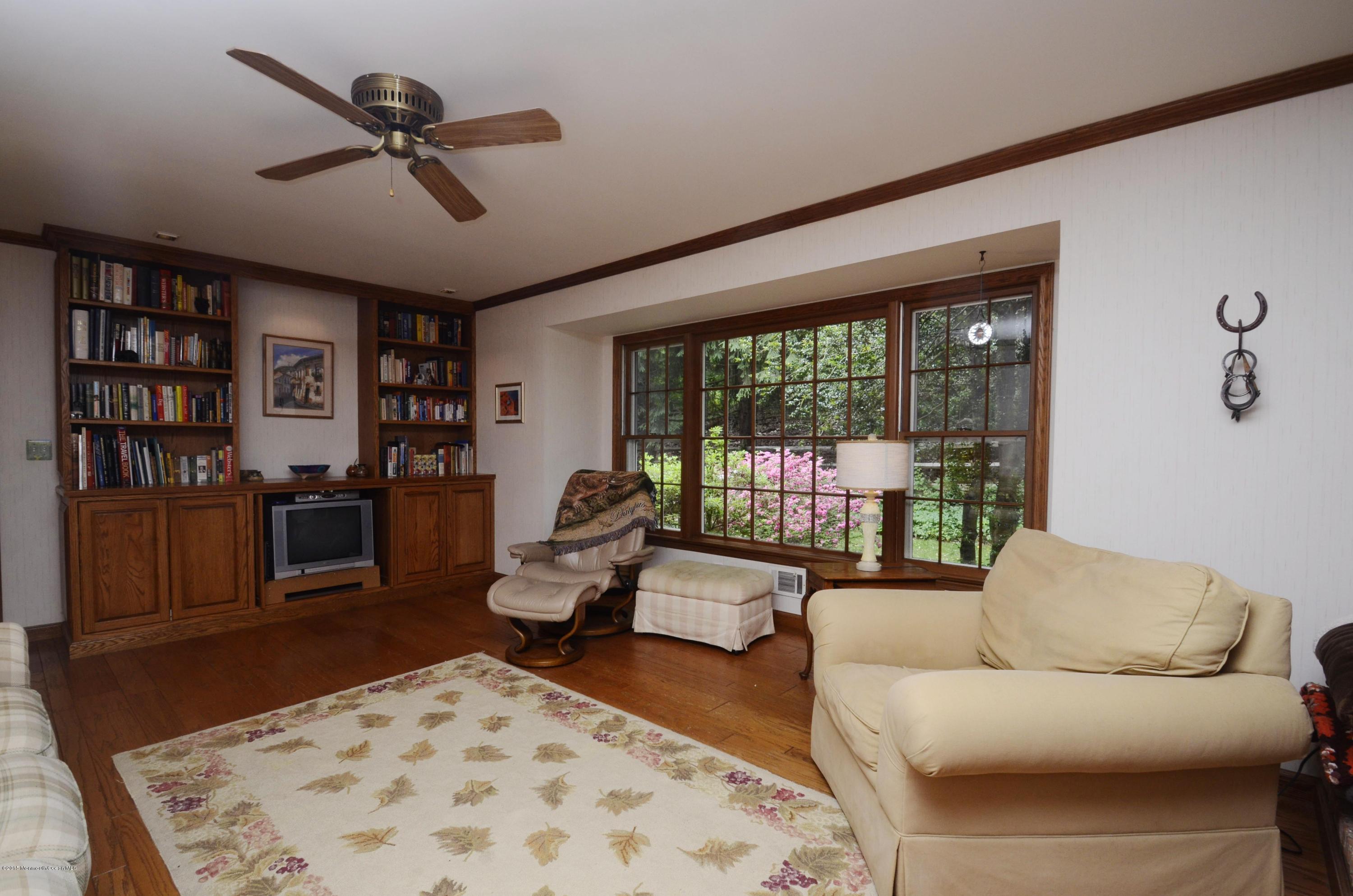 38 Wallace Road Middletown, NJ 07748 - Photo 20 of 33 _SPL9103