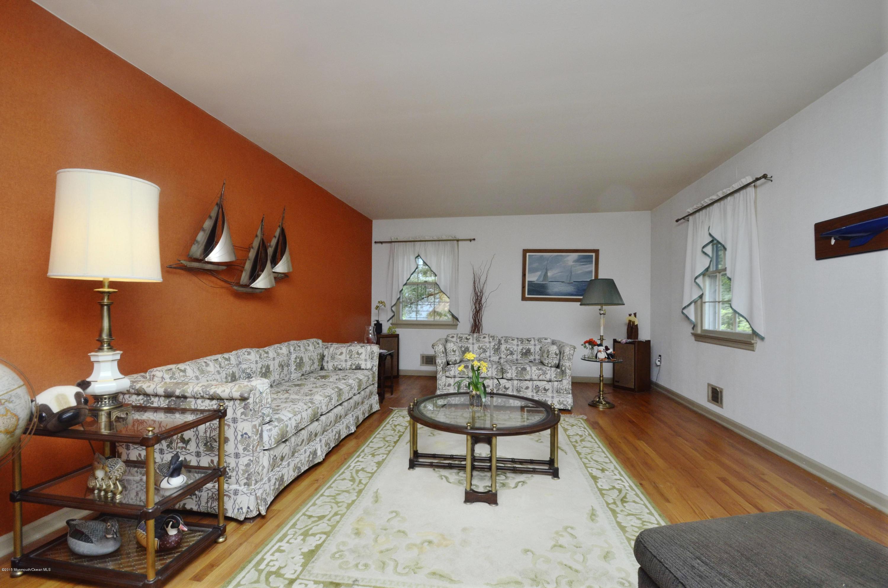 38 Wallace Road Middletown, NJ 07748 - Photo 3 of 33 _SPL9078