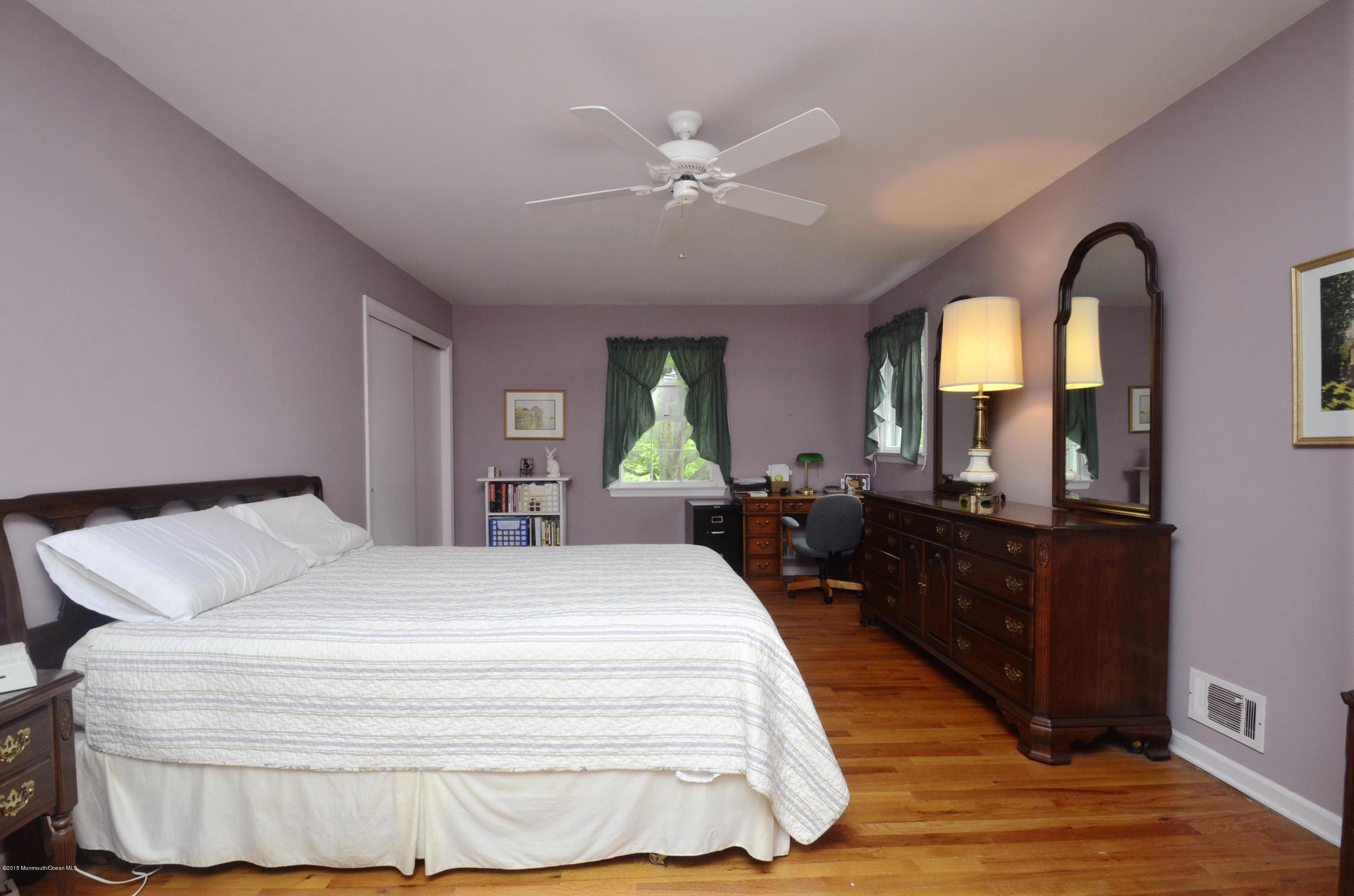 38 Wallace Road Middletown, NJ 07748 - Photo 22 of 33 _SPL9107