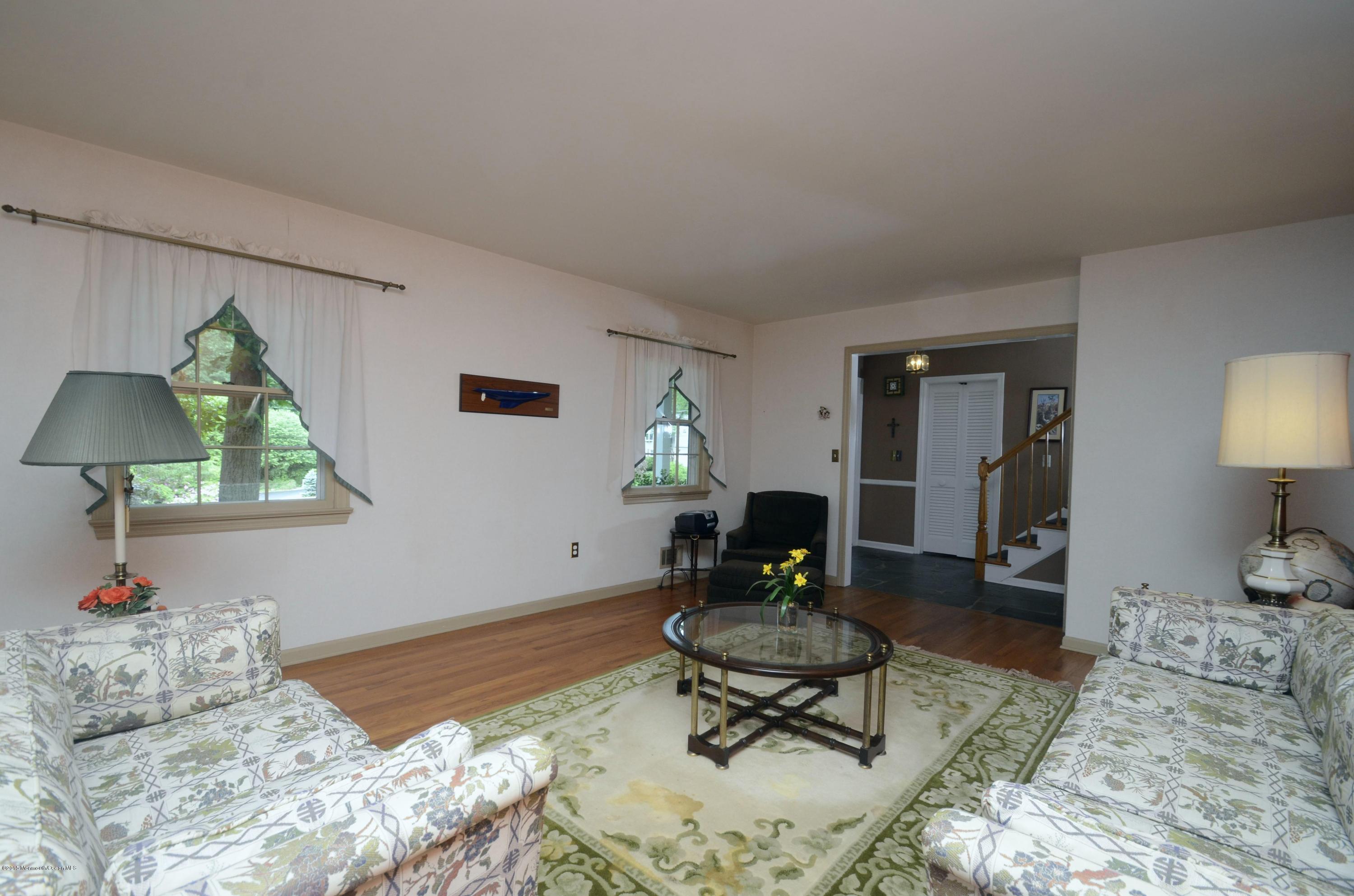 38 Wallace Road Middletown, NJ 07748 - Photo 6 of 33 _SPL9083