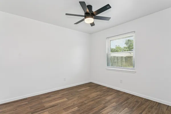 $2,800 | 470 Brian Circle, Mary Esther, FL 32569