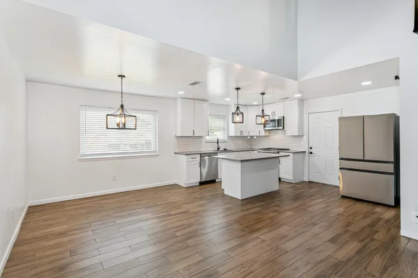 $2,800 | 470 Brian Circle, Mary Esther, FL 32569