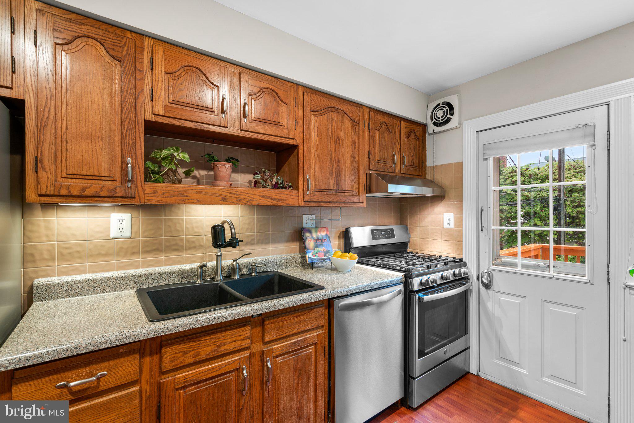436 Overbrook Road Catonsville, MD 21228 - Photo 12 of 45