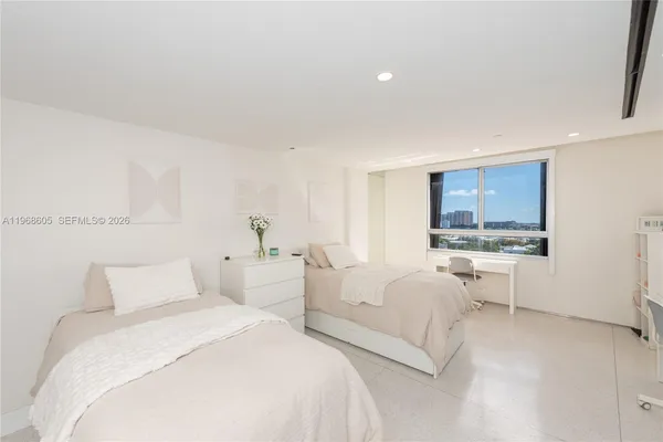 $13,000 | 151 Crandon Boulevard, Unit 939, Key Biscayne, FL 33149