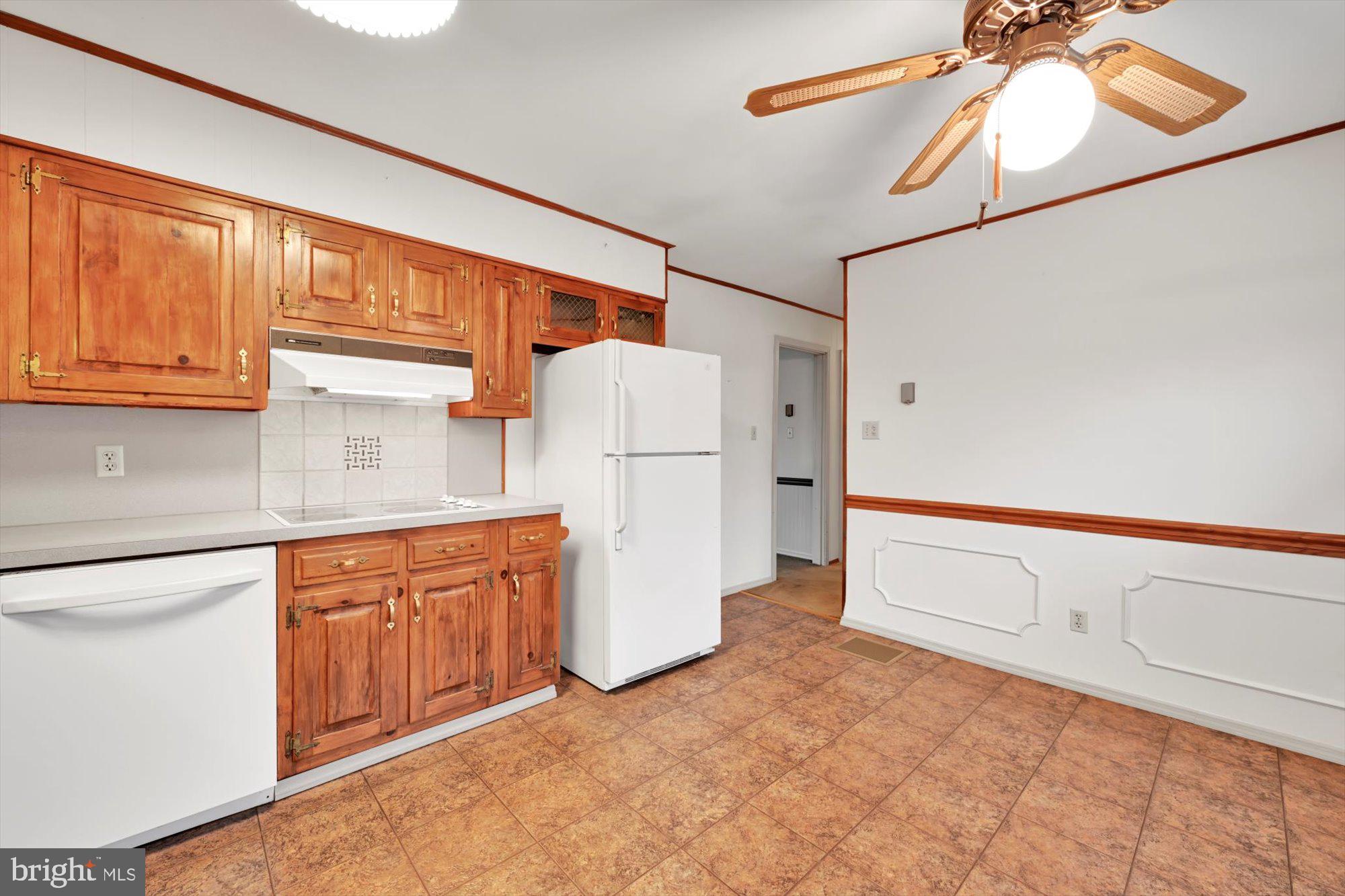 103 Sycamore Road Ephrata, PA 17522 - Photo 10 of 26 Kitchen View 2