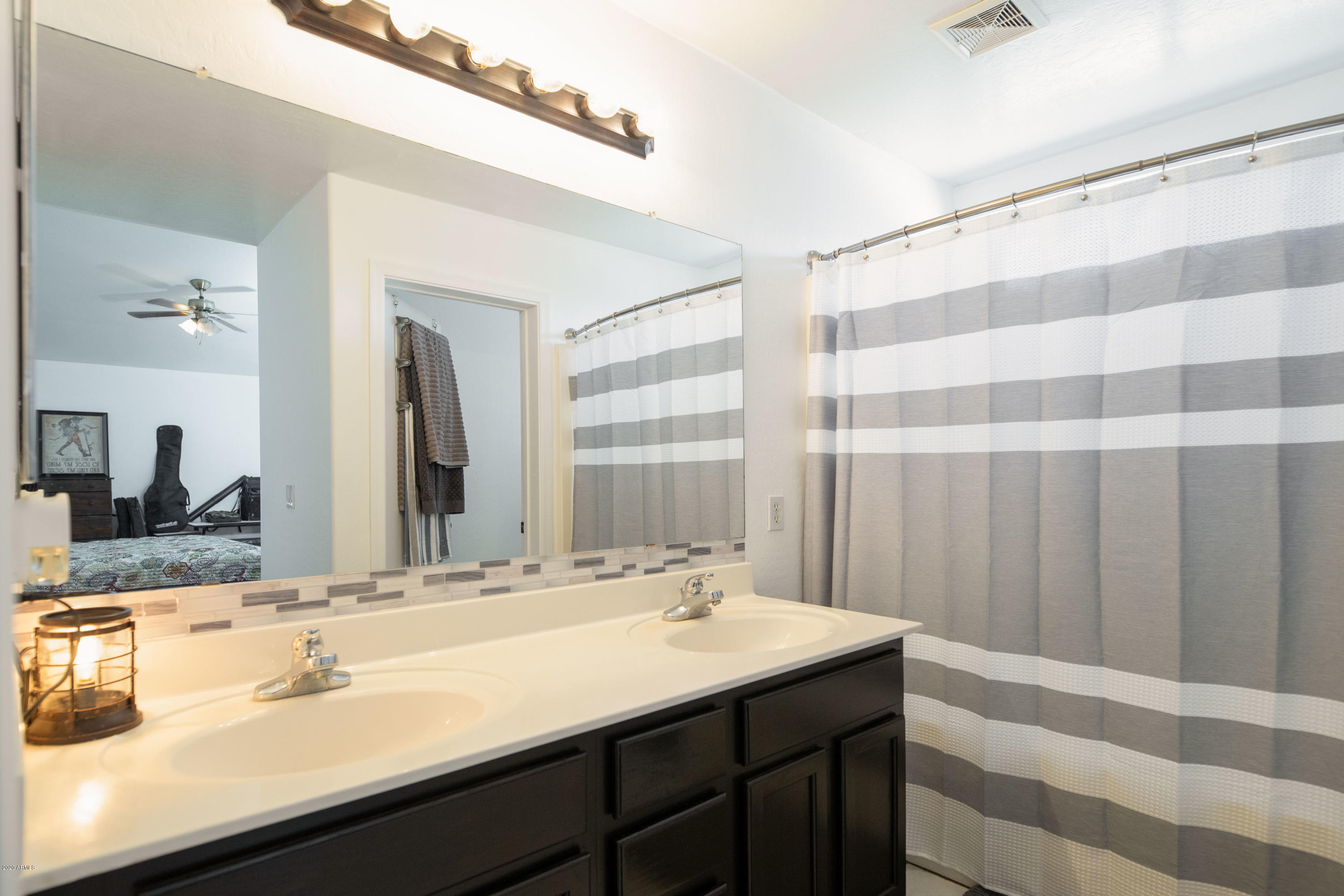 2426 West Carson Road Phoenix, AZ 85041 - Photo 13 of 26 c1