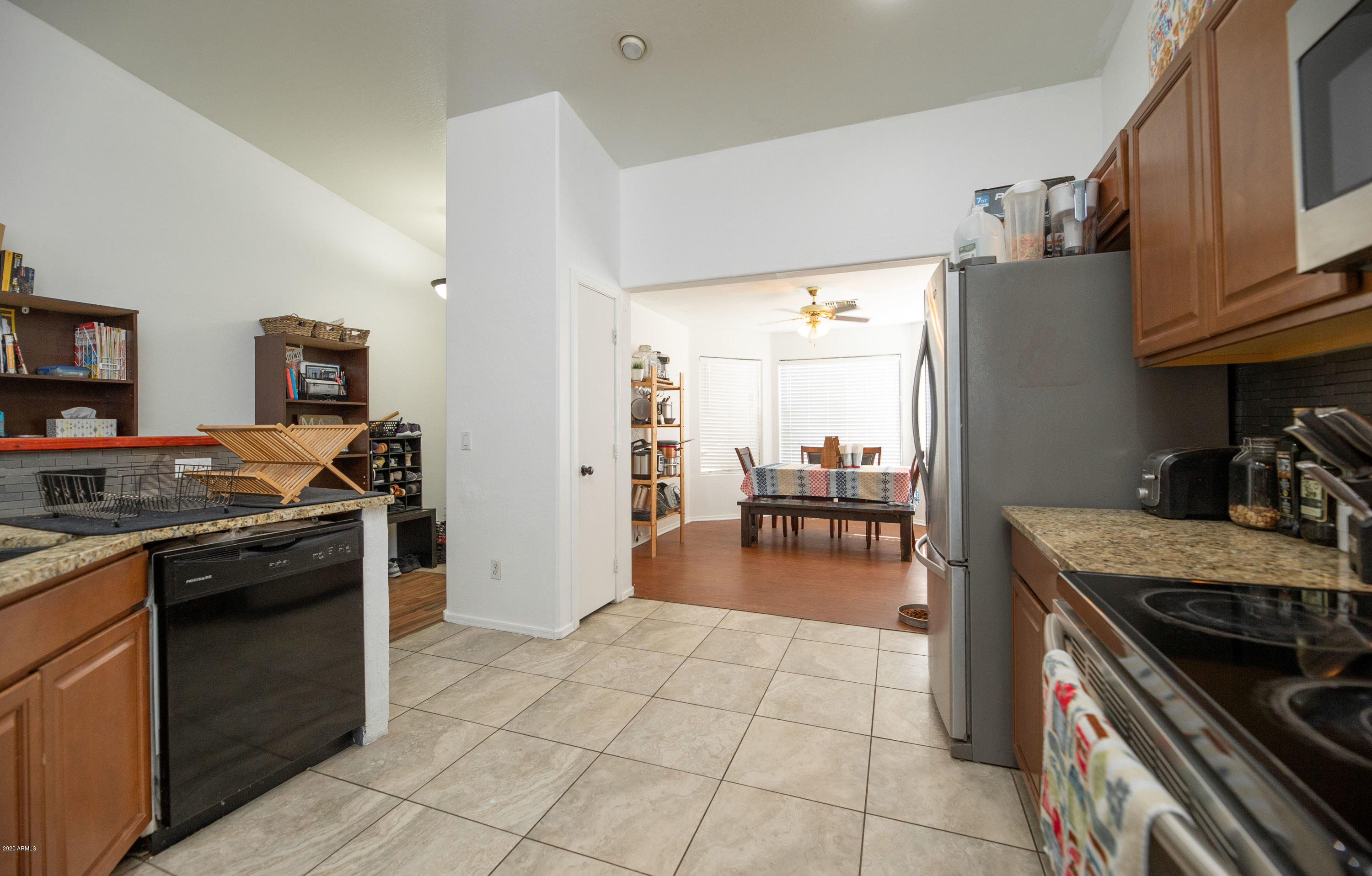 2426 West Carson Road Phoenix, AZ 85041 - Photo 9 of 26 c13
