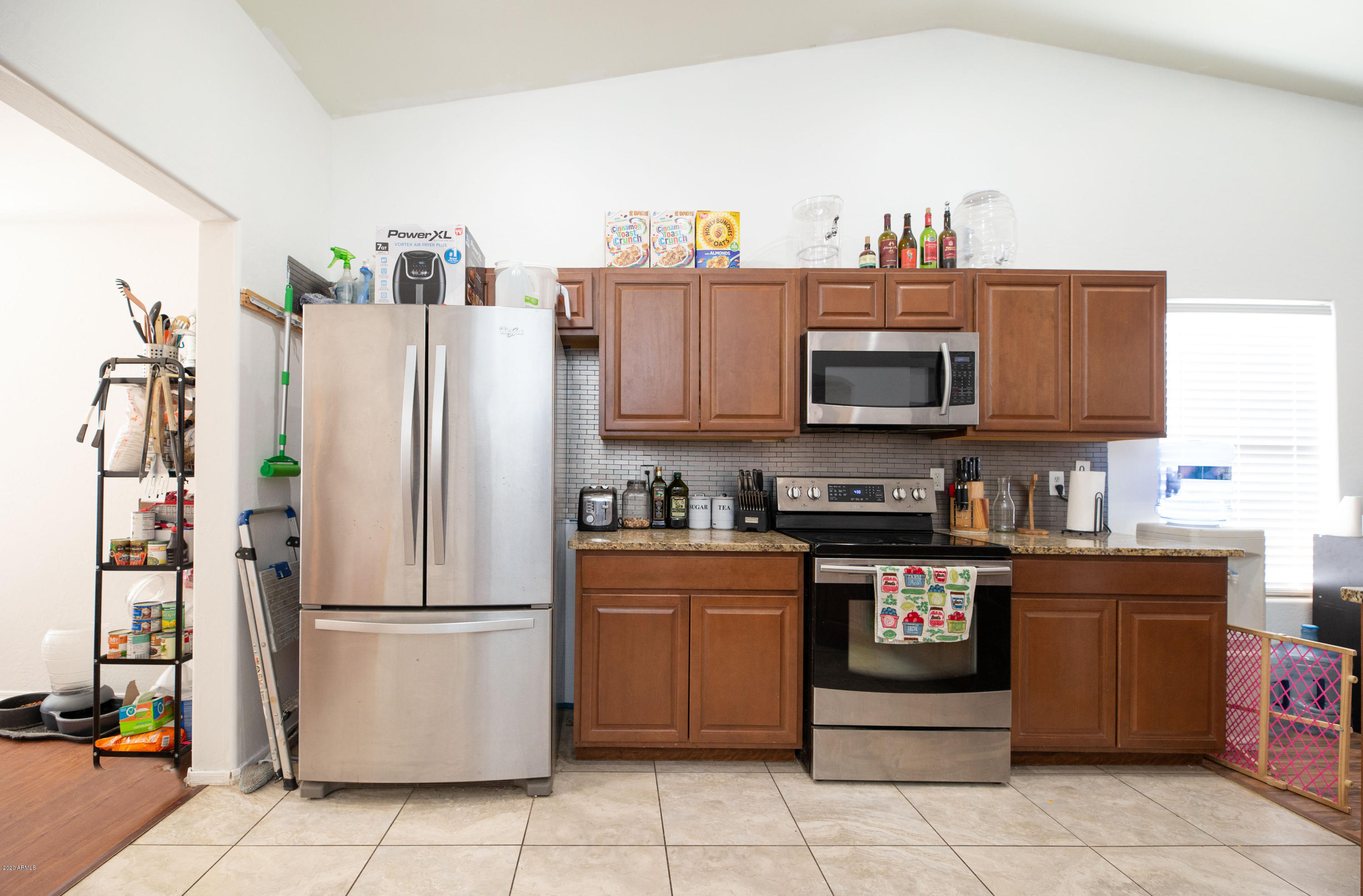 2426 West Carson Road Phoenix, AZ 85041 - Photo 10 of 26 c12