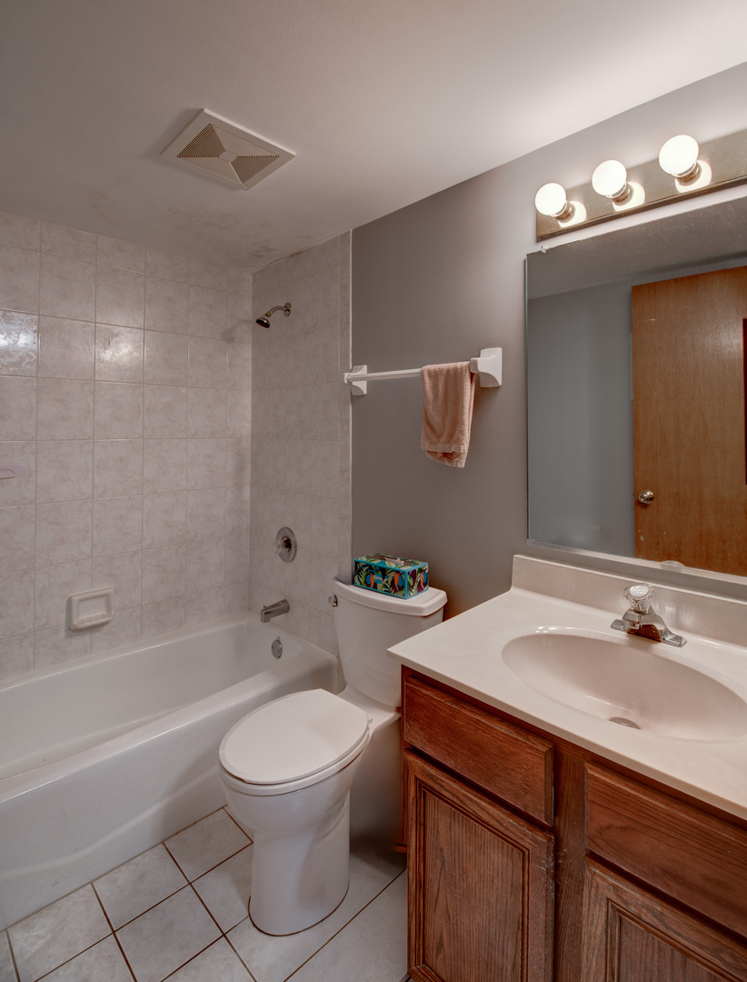 6810 Ridge Point Drive, Unit 1A Oak Forest, IL 60452 - Photo 17 of 20