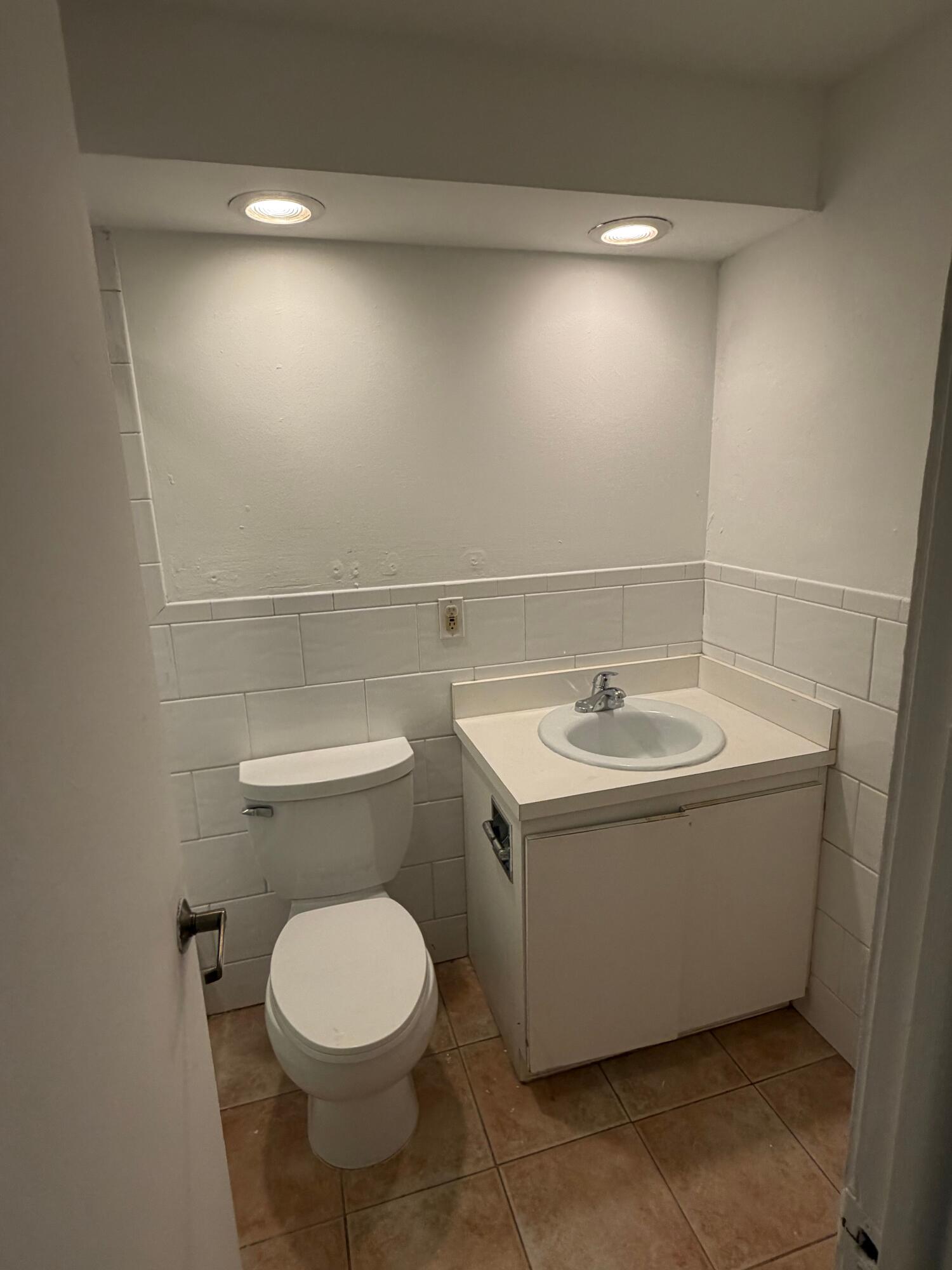 5601 Pierce Street Hollywood, FL 33021 - Photo 14 of 23 14