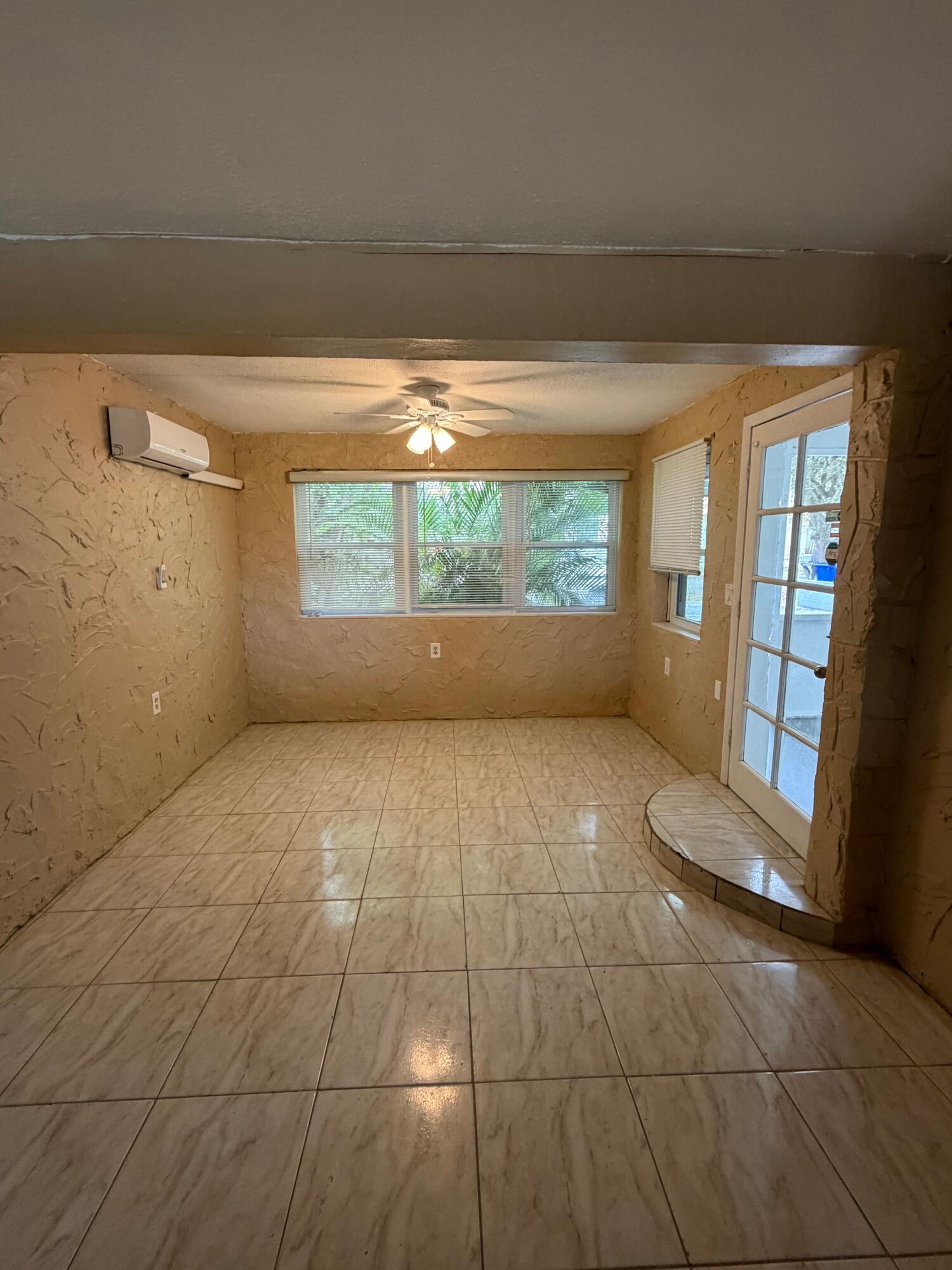 5601 Pierce Street Hollywood, FL 33021 - Photo 8 of 23 8