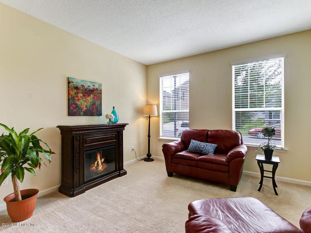 229 Amber Ridge Road Jacksonville, FL 32218 - Photo 24 of 45 229 Amber Ridge Rd-MLS_Size-007-26-Livin
