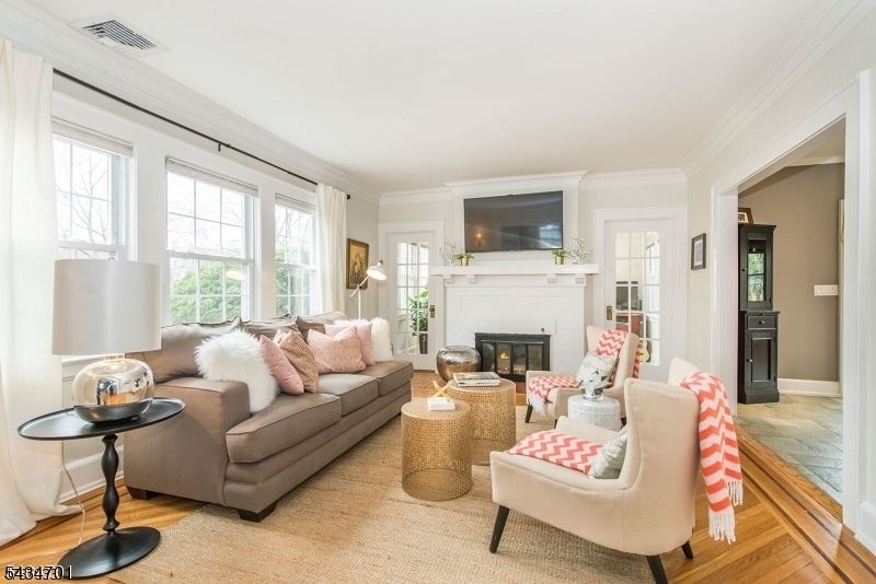 2 Inness Place Glen Ridge, NJ 07028 - Photo 4 of 25