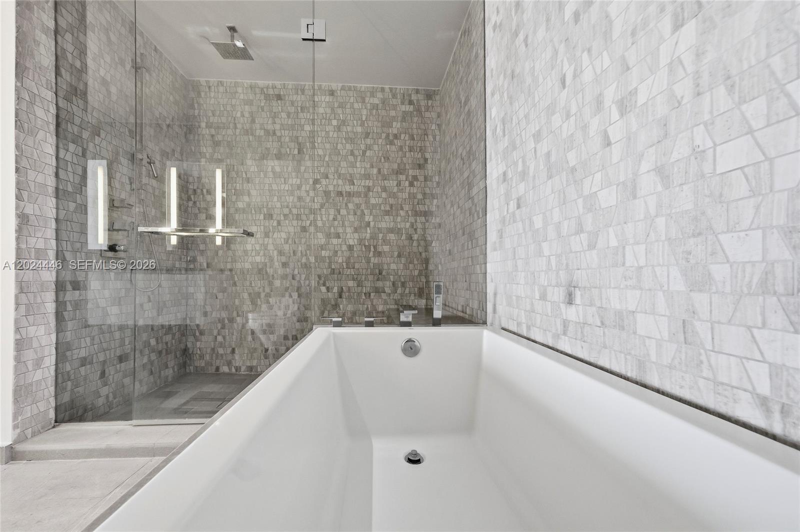88 Southwest 7th Street, Unit 2008 Miami, FL 33130 - Photo 22 of 47