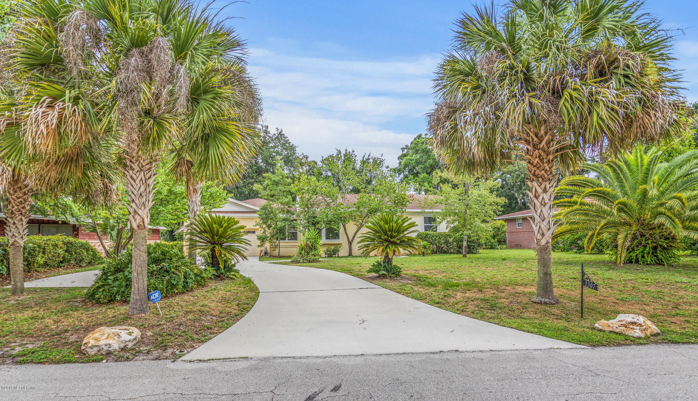 1307 Glengarry Road Jacksonville, FL 32207 - Photo 3 of 57 1307_Glengarry_Rd_Jacksonville_FL_32207_