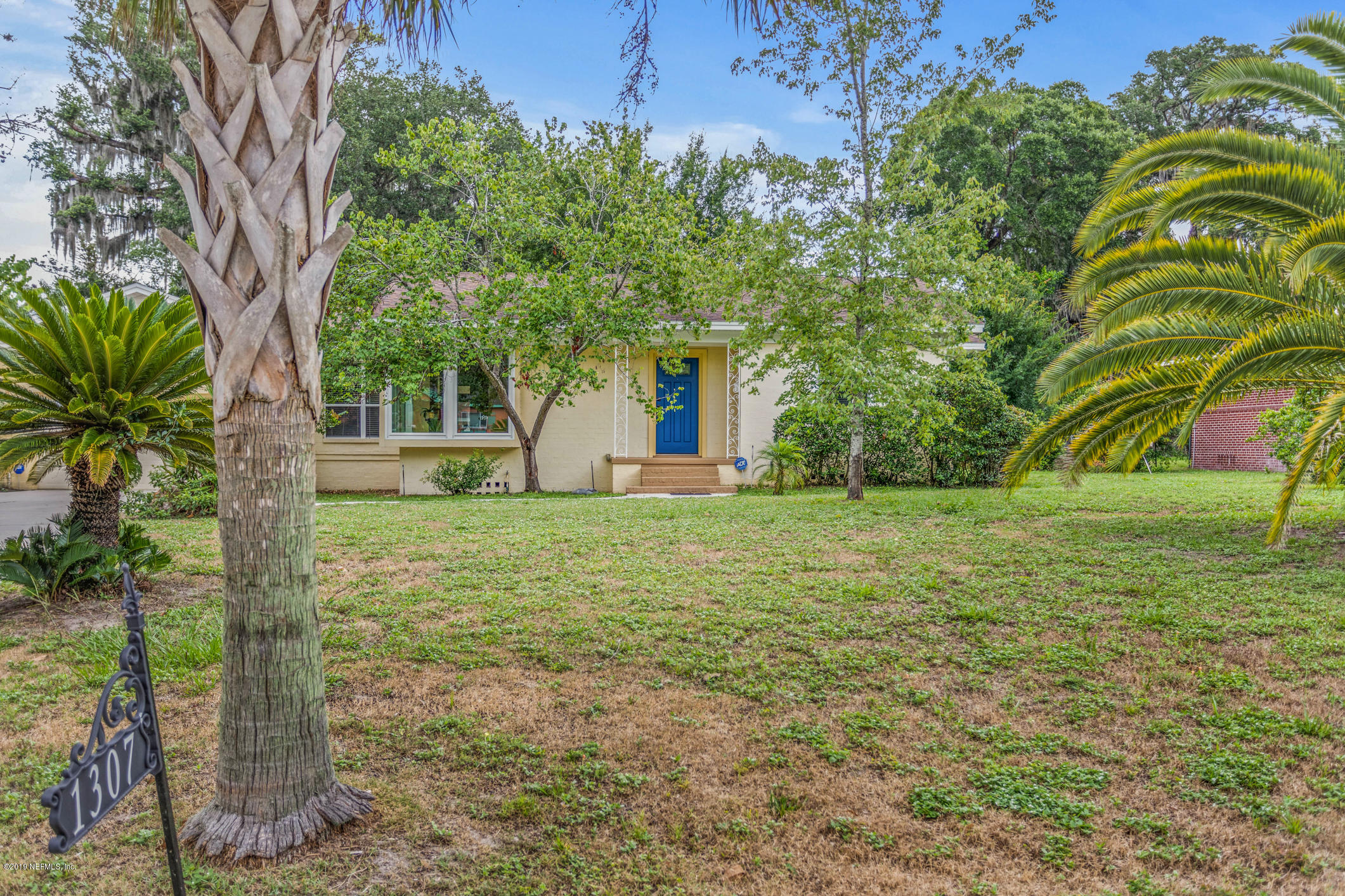 1307 Glengarry Road Jacksonville, FL 32207 - Photo 4 of 57 1307_Glengarry_Rd_Jacksonville_FL_32207_