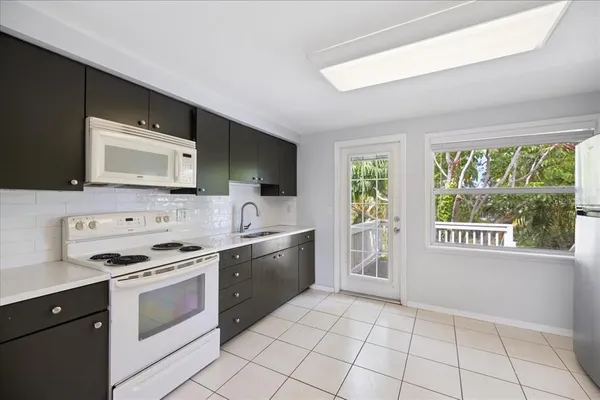 $714,900 | 307 Winfield Way, Nokomis, FL 34275