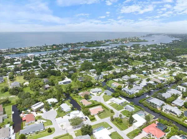 $714,900 | 307 Winfield Way, Nokomis, FL 34275