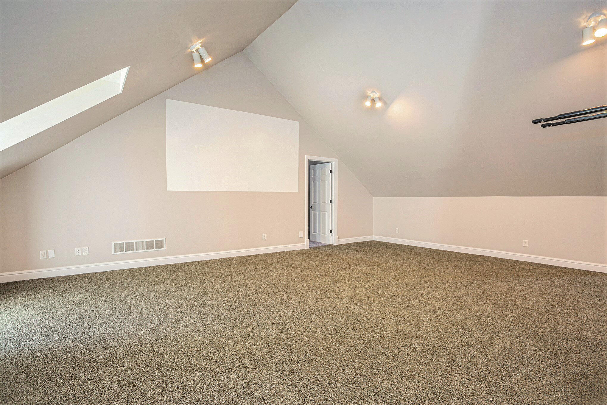 8929 Crooked Crow Road Northeast Ada, MI 49301 - Photo 34 of 60 028_8l9a1657