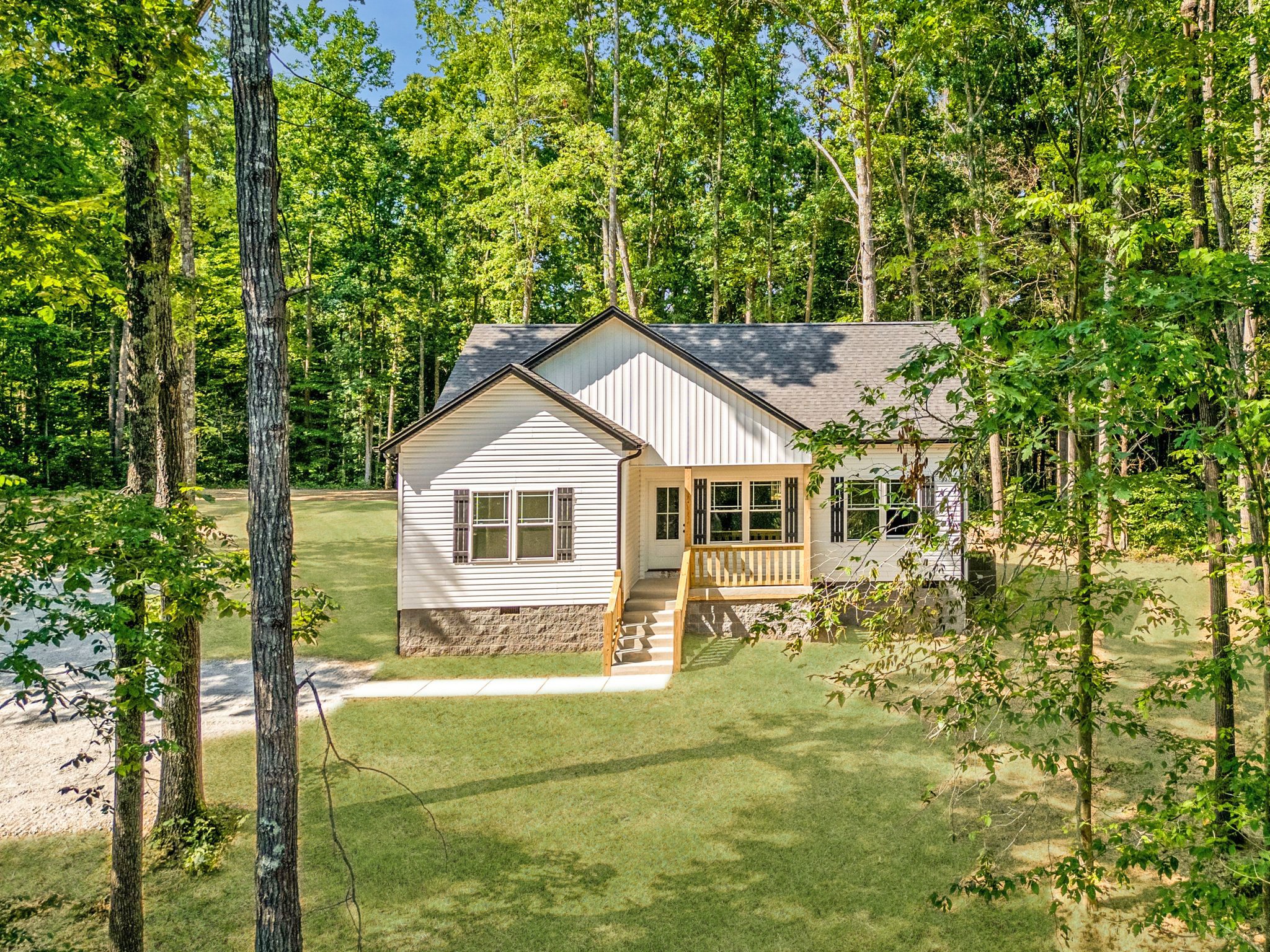 845 Lucas Road Dickson, TN 37055 - Photo 1 of 31 a front view of a house with yard