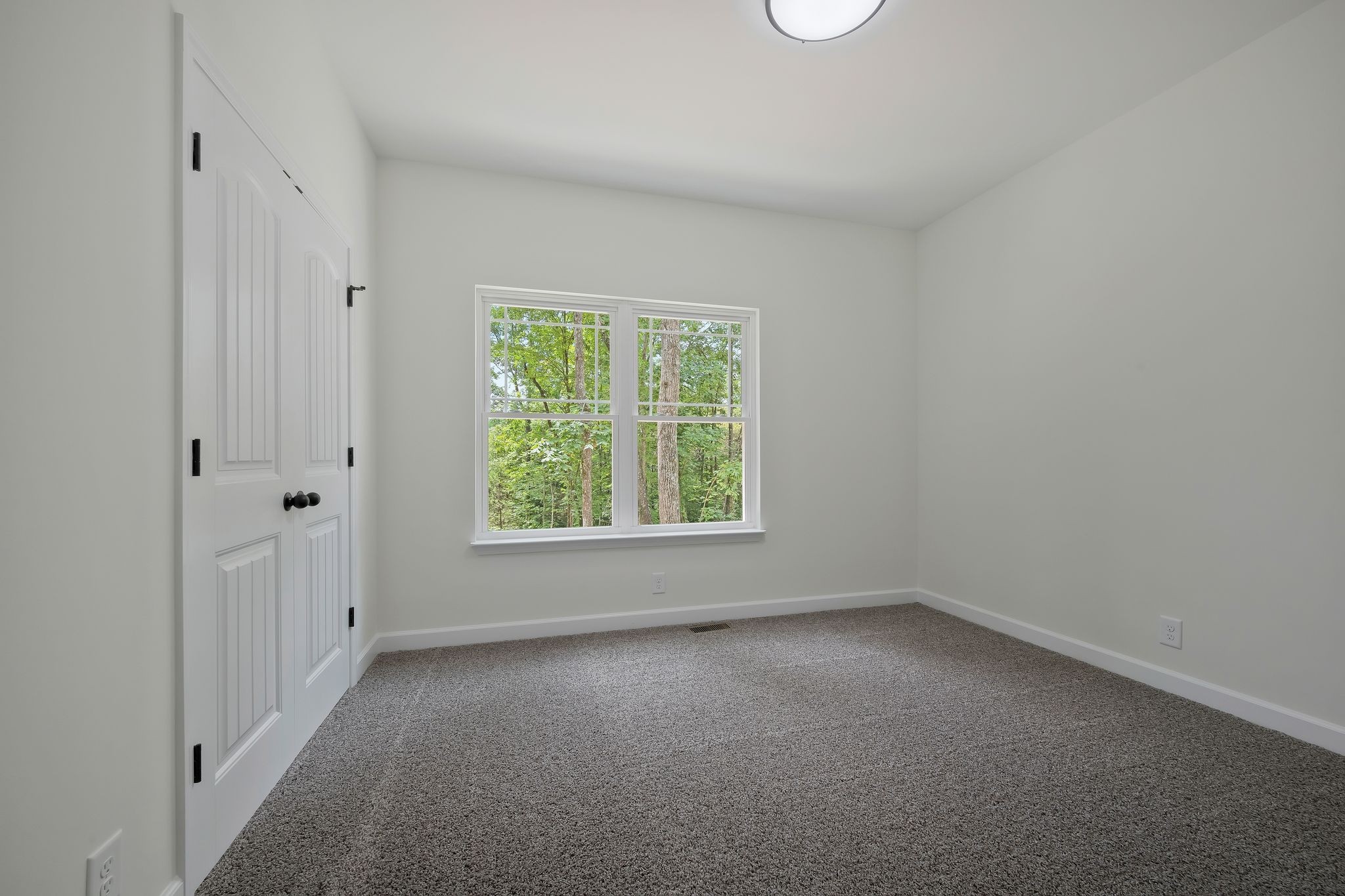 845 Lucas Road Dickson, TN 37055 - Photo 23 of 31 an empty room with a window