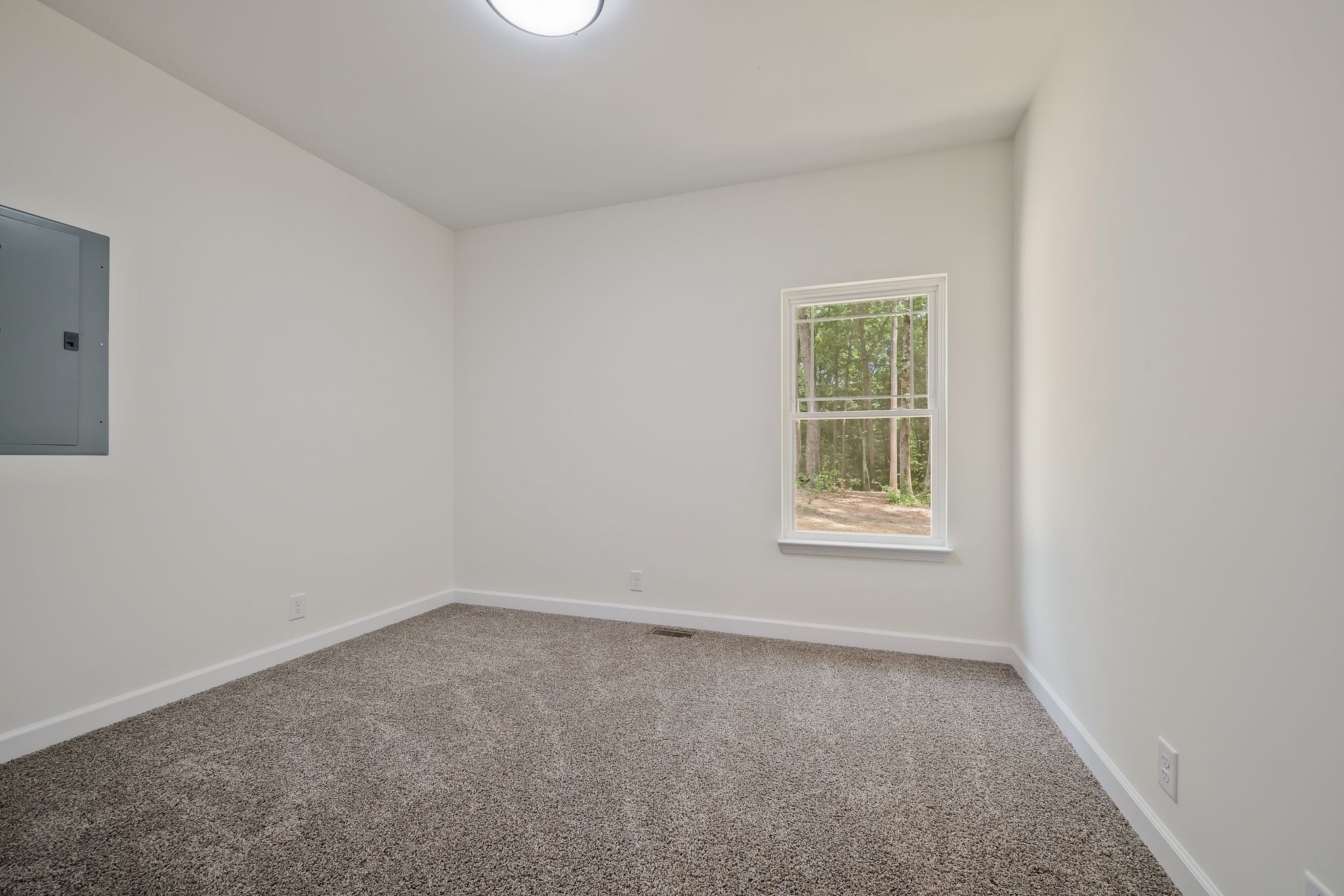 845 Lucas Road Dickson, TN 37055 - Photo 28 of 31 an empty room with a window