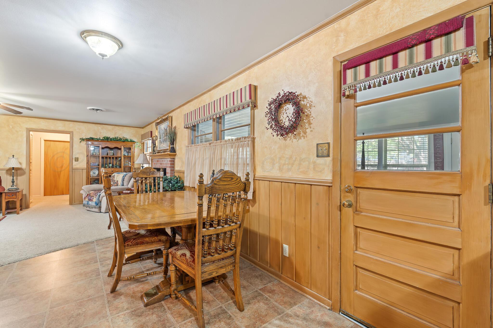 2306 Larry Street Amarillo, TX 79106 - Photo 14 of 37 dining