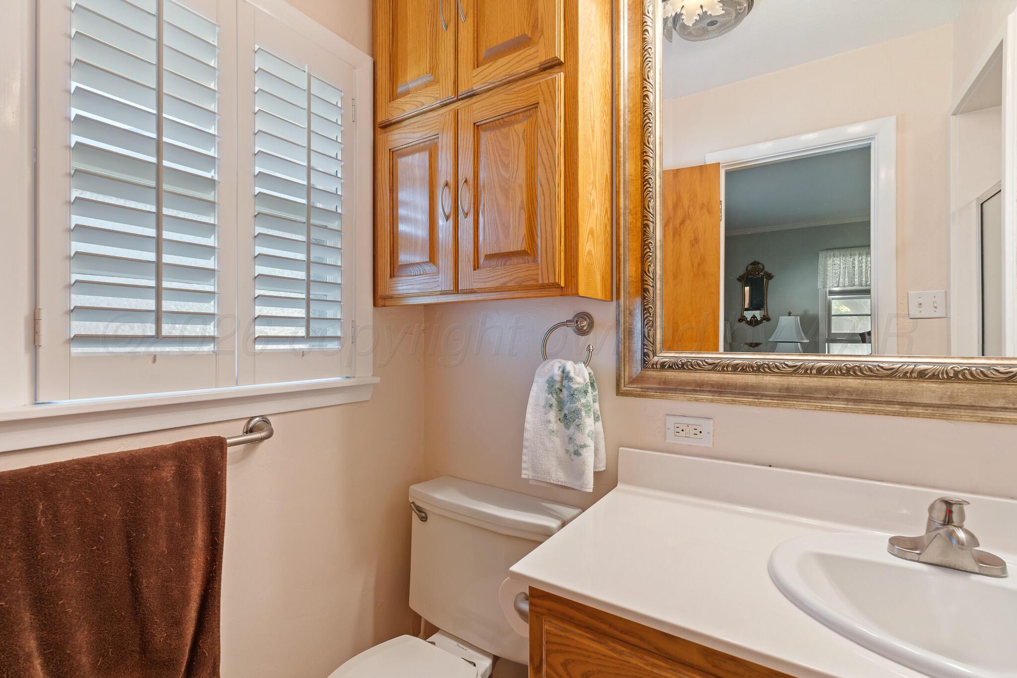 2306 Larry Street Amarillo, TX 79106 - Photo 23 of 37 primary bath