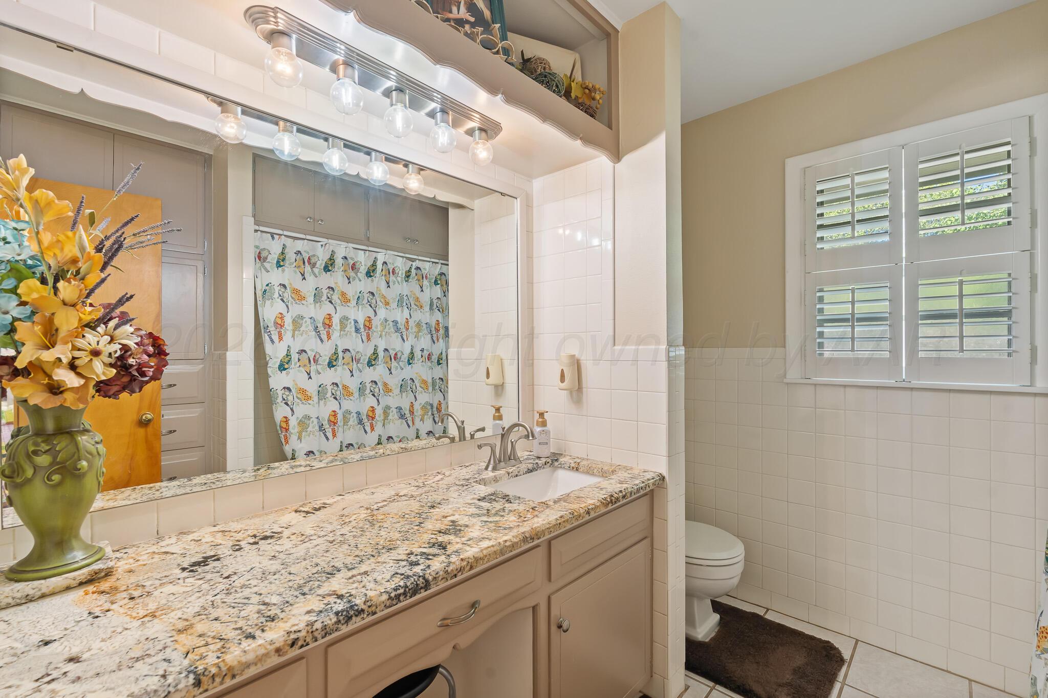 2306 Larry Street Amarillo, TX 79106 - Photo 28 of 37 Main bath