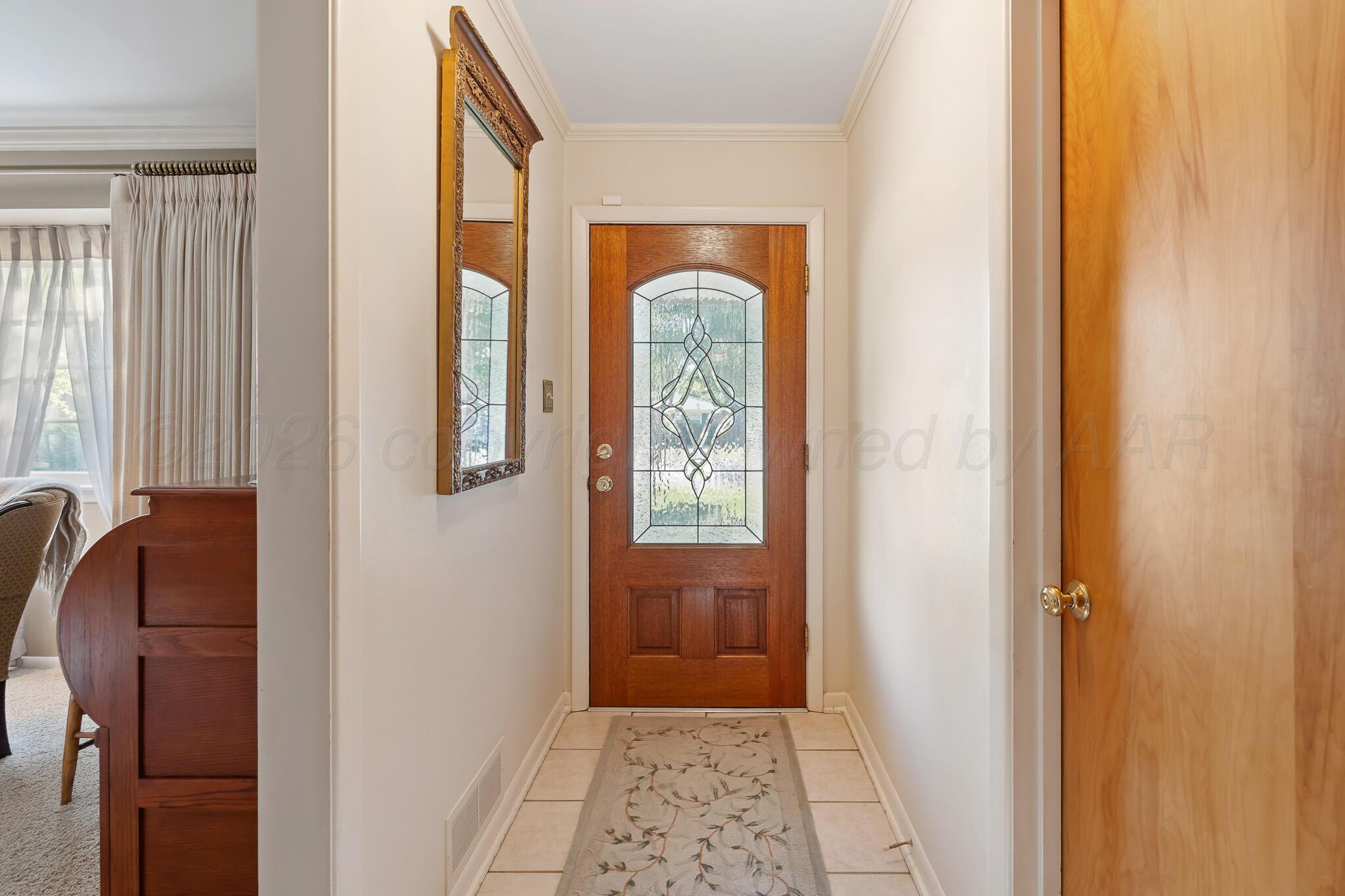 2306 Larry Street Amarillo, TX 79106 - Photo 5 of 37 Entryway