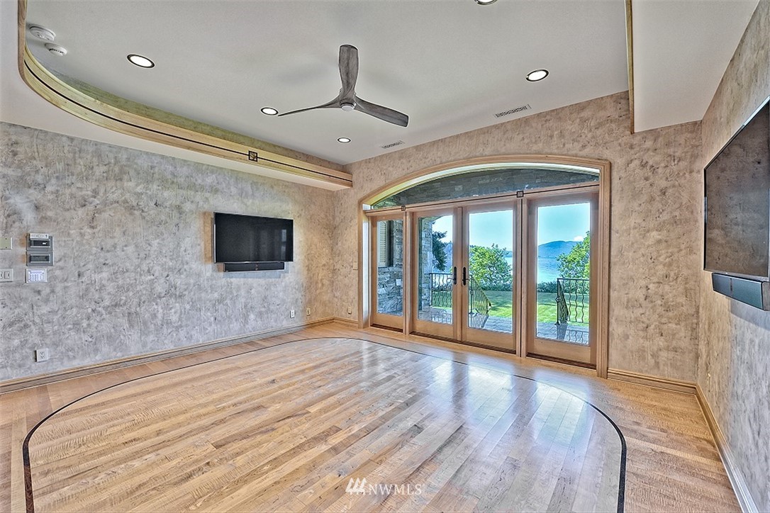 903 Chuckanut Shore Road Bellingham, WA 98229 - Photo 17 of 40