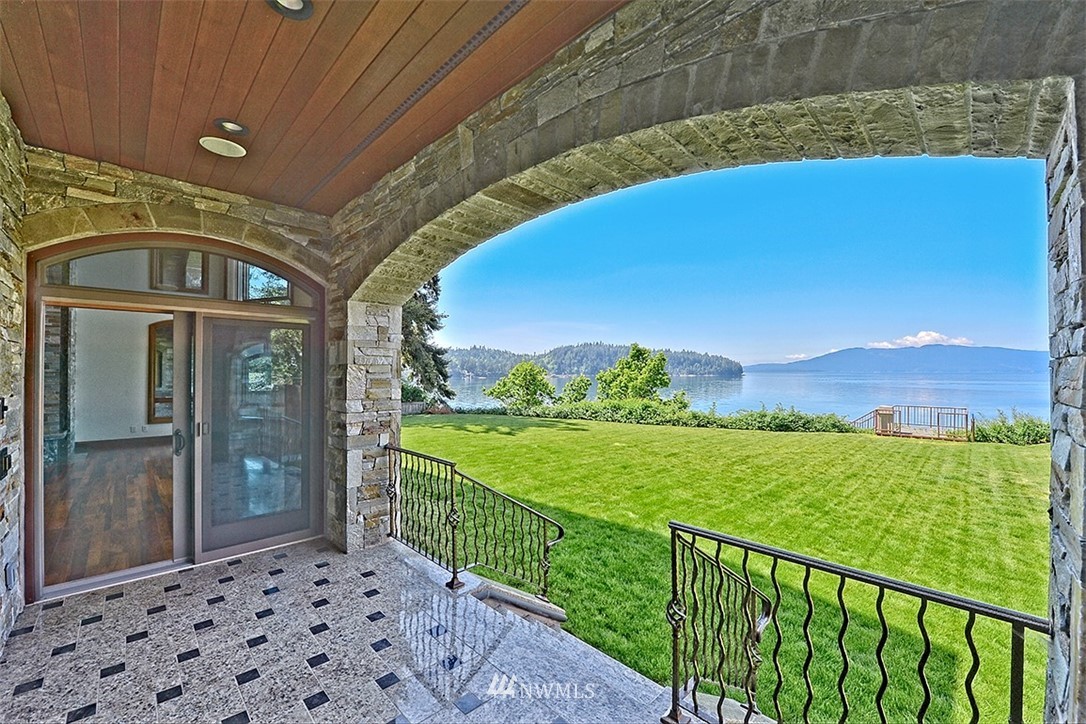 903 Chuckanut Shore Road Bellingham, WA 98229 - Photo 9 of 40