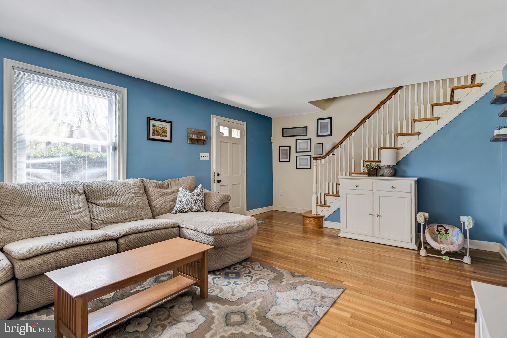 7616 Front Street Cheltenham, PA 19012 - Photo 2 of 27 Living Room