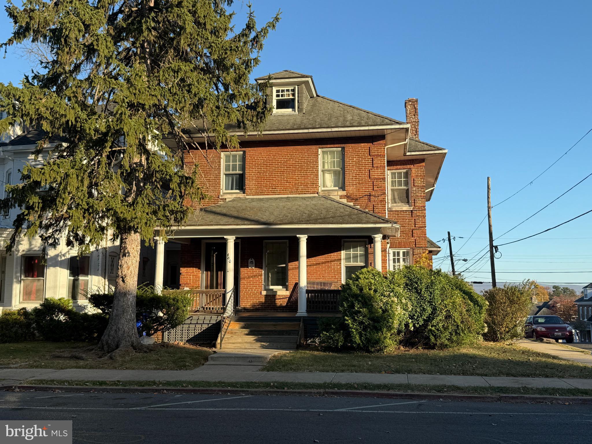 460 Summit Avenue Hagerstown, MD 21740 - Photo 3 of 8 a front view of a house with garden