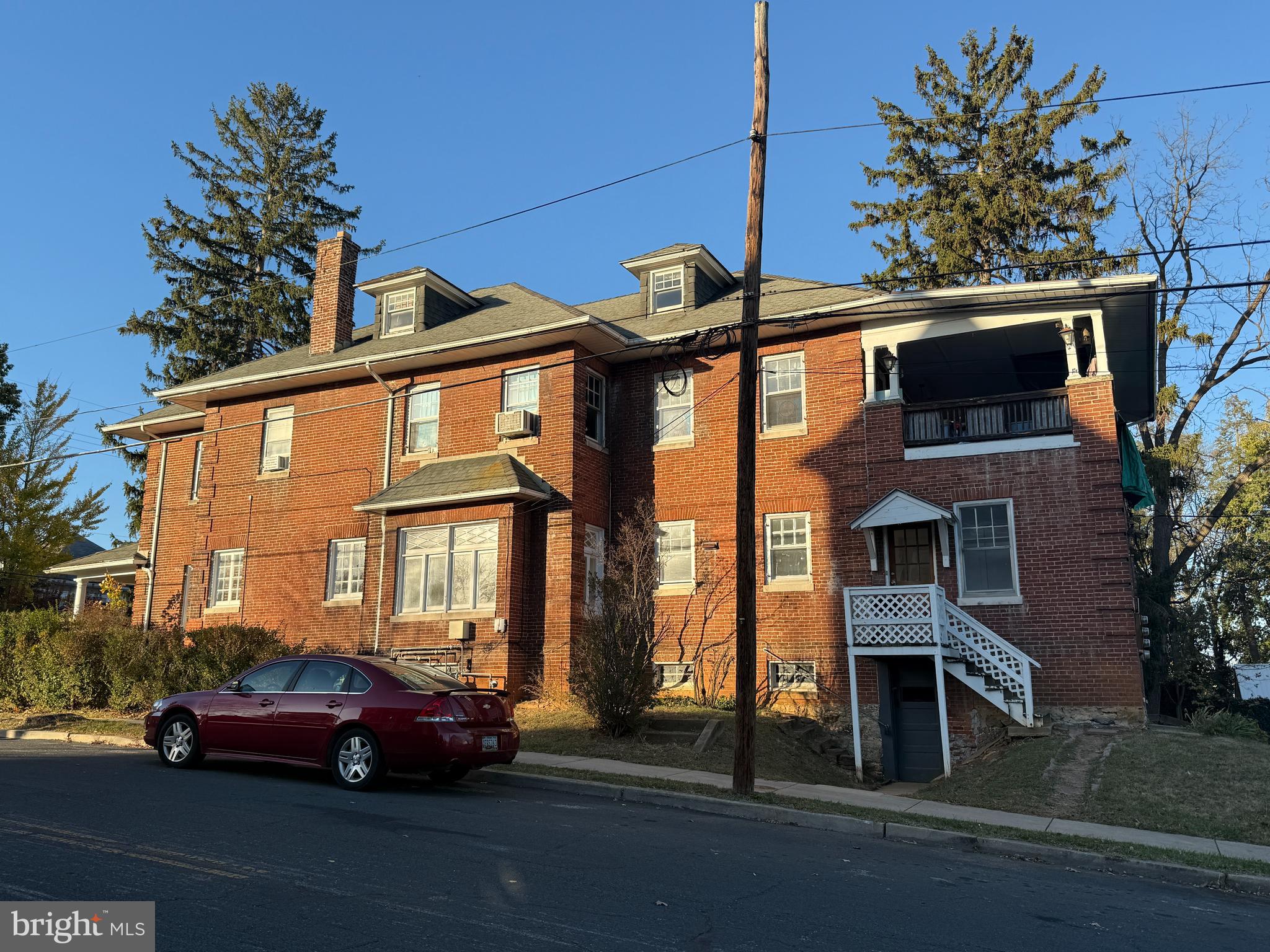 460 Summit Avenue Hagerstown, MD 21740 - Photo 6 of 8 a car parked in front of a building