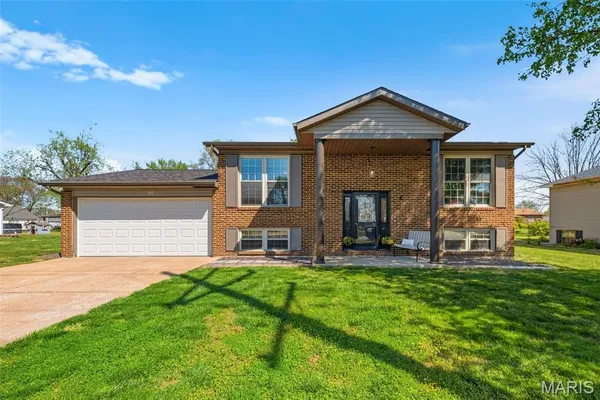 $269,000 | 217 East Shiloh Drive, Red Bud, IL 62278