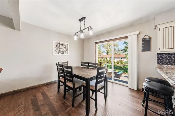 $259,000 | 217 East Shiloh Drive, Red Bud, IL 62278