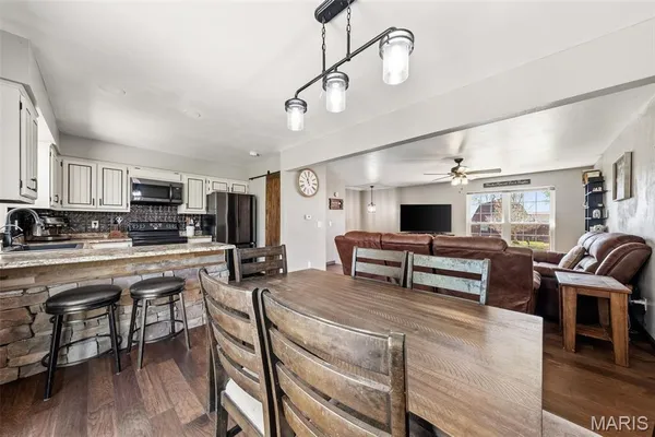 $269,000 | 217 East Shiloh Drive, Red Bud, IL 62278