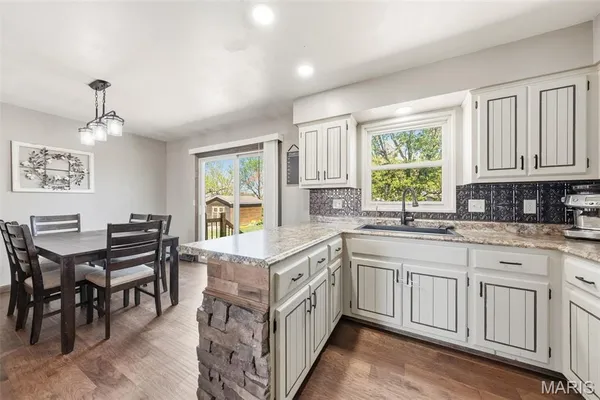 $269,000 | 217 East Shiloh Drive, Red Bud, IL 62278