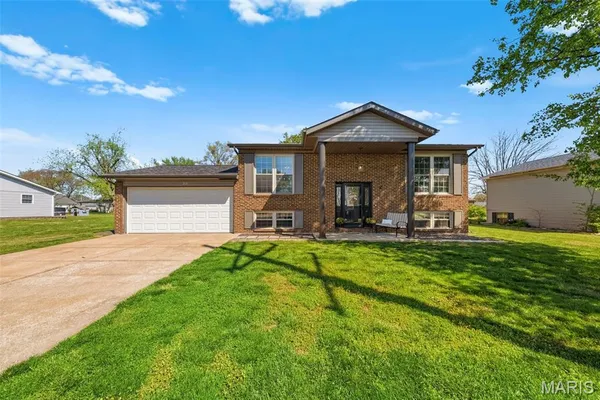 $269,000 | 217 East Shiloh Drive, Red Bud, IL 62278