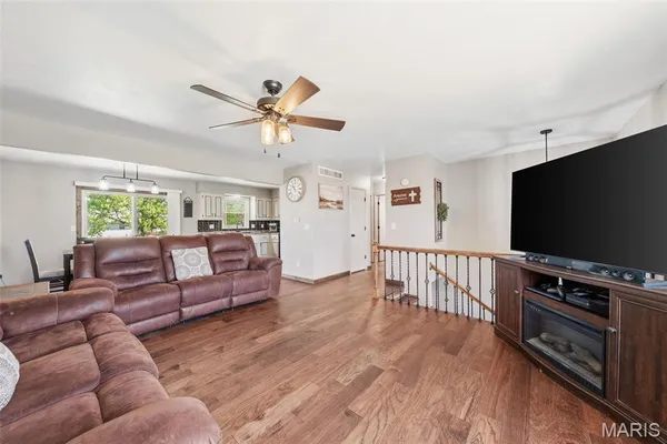 $259,000 | 217 East Shiloh Drive, Red Bud, IL 62278