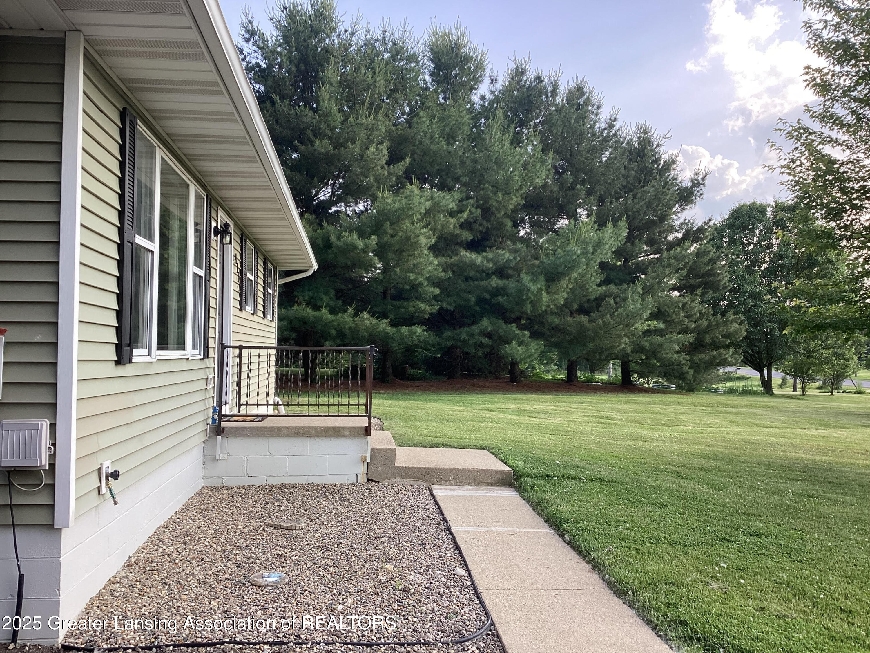 4175 Marshall Road Charlotte, MI 48813 - Photo 4 of 35 4175 marshall 2