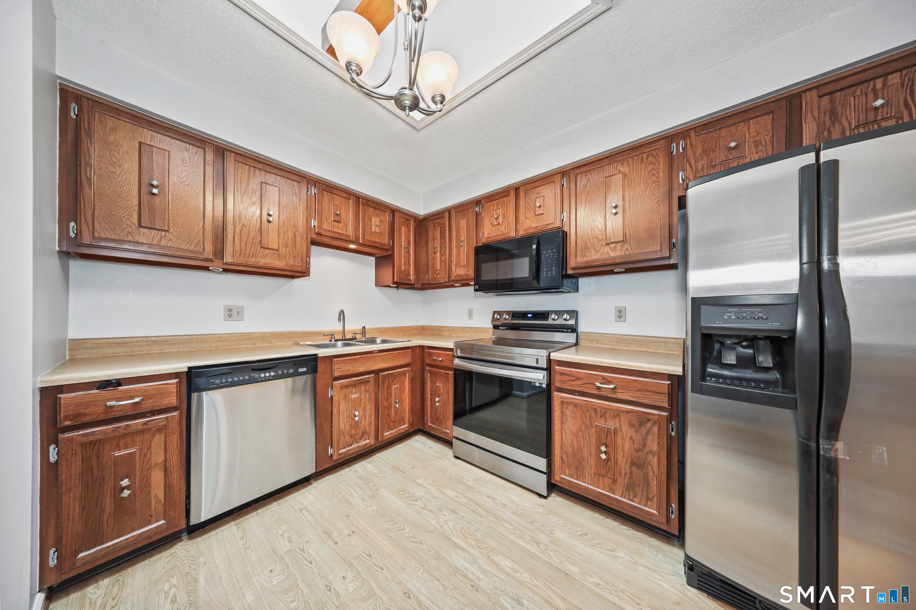 123 Queens Road, Unit 123 Torrington, CT 06790 - Photo 5 of 34