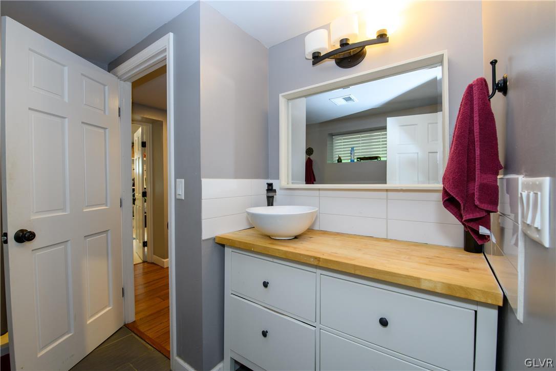4274 East Texas Road Allentown, PA 18103 - Photo 16 of 22 Gallery Image 16