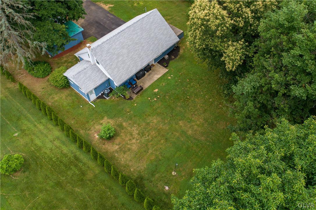 4274 East Texas Road Allentown, PA 18103 - Photo 3 of 22 Gallery Image 3